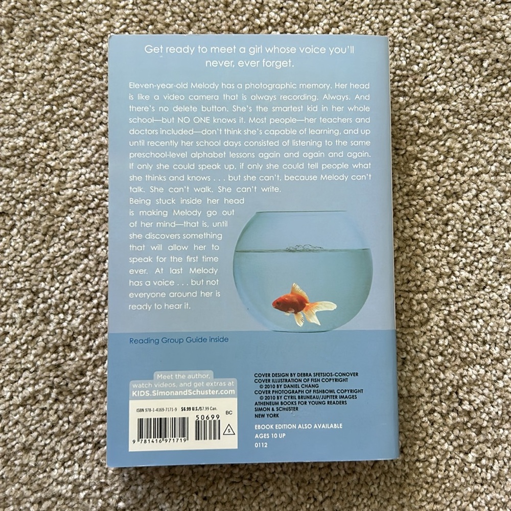 Books - Picture 3 of 5
